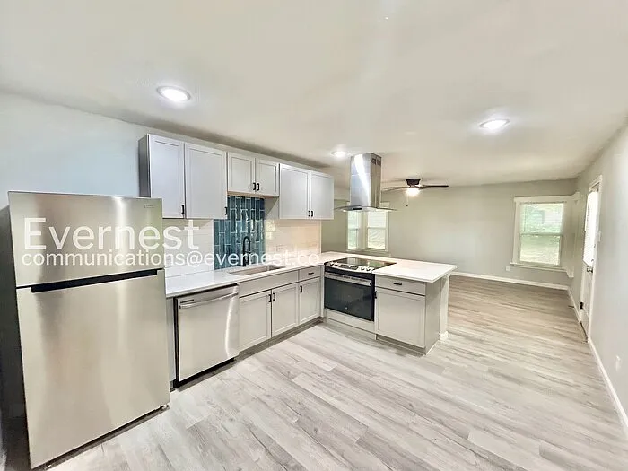 4328 Waits Ave — Photo 4