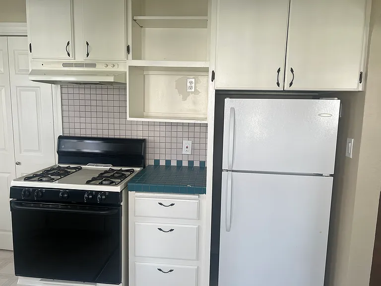 1008 Queen Anne Ave — Photo 7