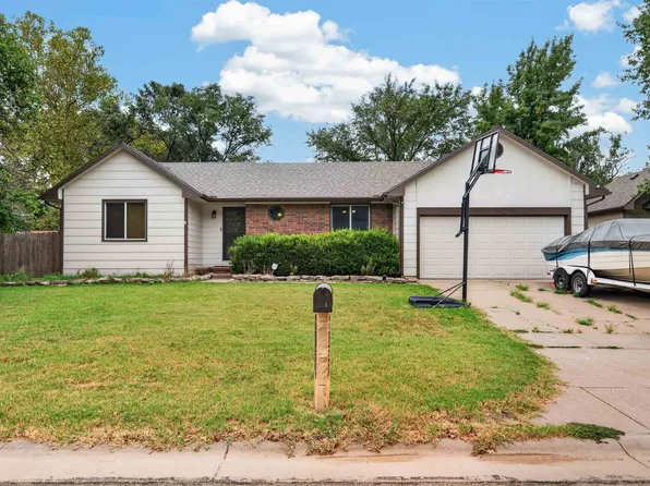 2153 S Lark Ct, Wichita, KS 67209