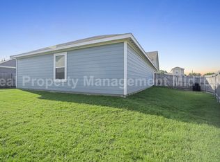 1516 Mahogany Ln, Fort Worth, TX 76140