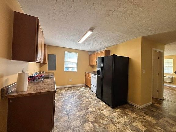5th image of 330 N 4th St