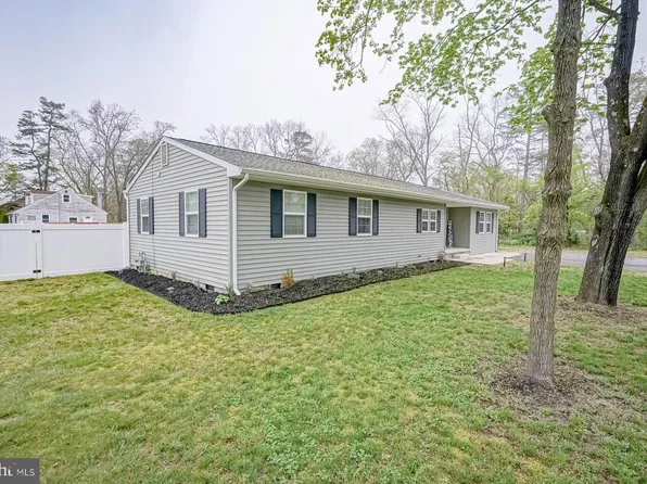 4 E Beach Rd, Williamstown, NJ 08094