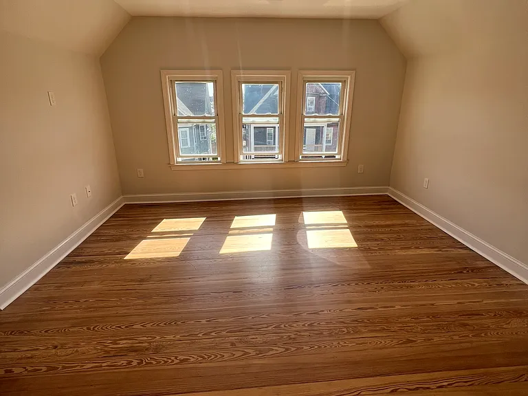 12 York St #1 — Photo 9
