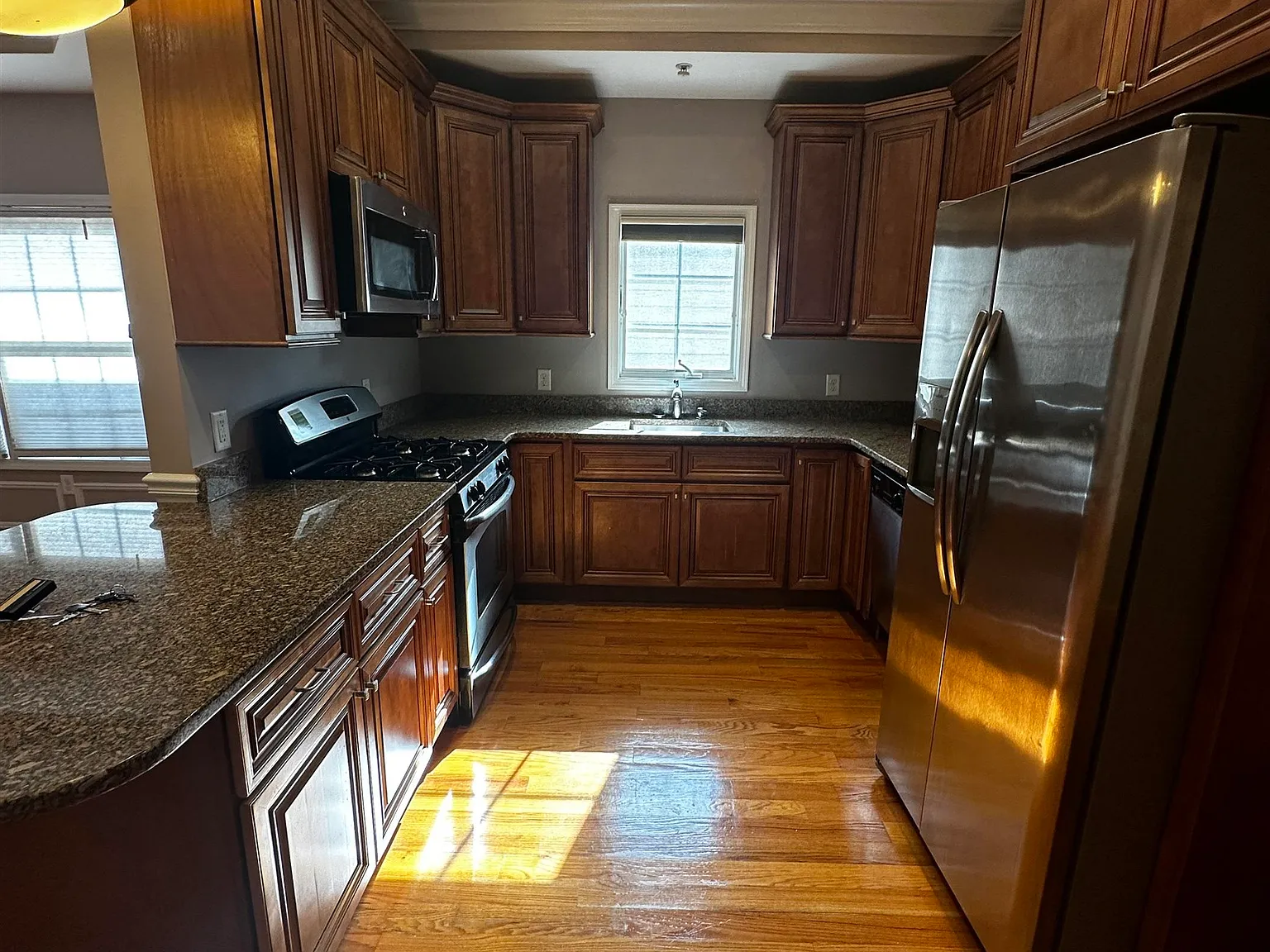 1 bed, 1.0 bath, 800 sqft, $2,500 — Photo 2