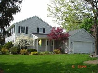 40 Misty Pine Rd, Fairport, NY 14450