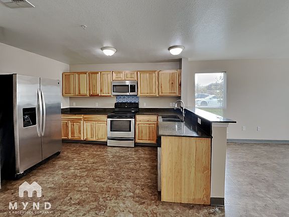 3rd image of 708 W 6th St Unit B