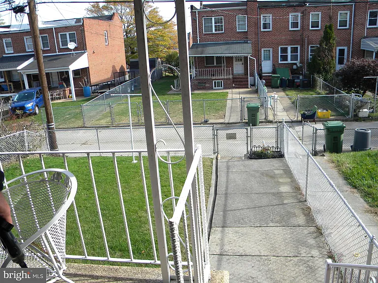 325 Imla St — Photo 31