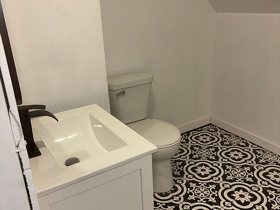 5th image of 3464 Greenlawn Ave