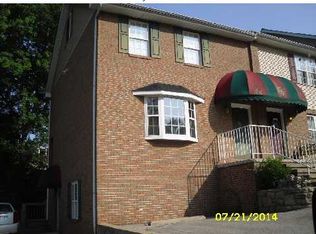 209 Kensington Ct, Nitro, WV 25143
