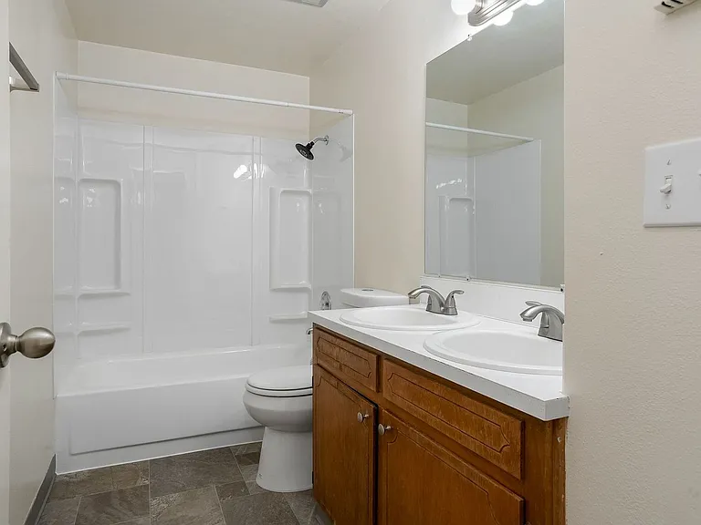 232a-Martha Washington Apartments — Photo 10