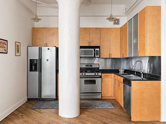 5th image of 176 Johnson St APT 8C