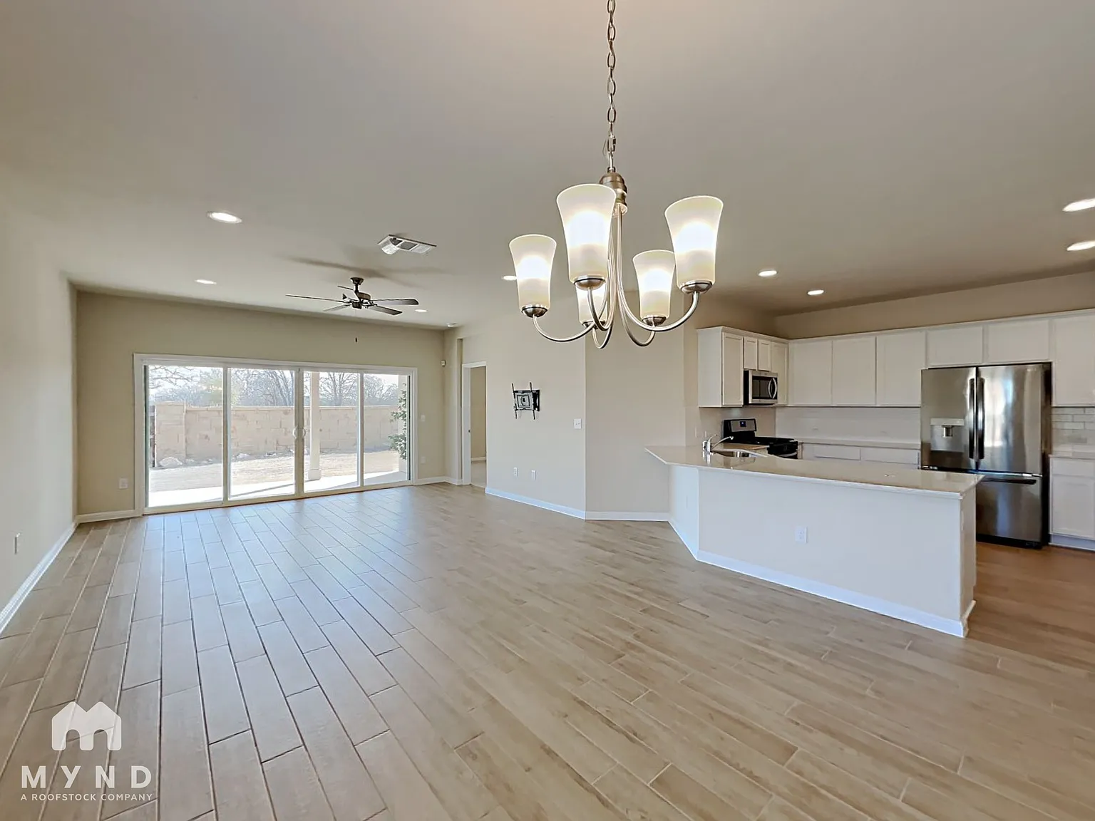 4 bed, 2.0 bath, 1920 sqft, $2,145 — Photo 3