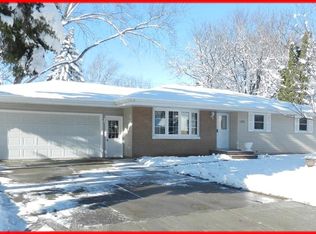 801 N Fernmeadow Dr, Appleton, WI 54915