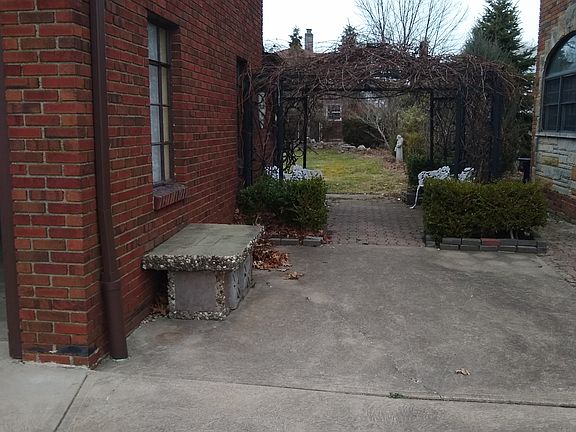 3rd image of 17200 Lake Ave