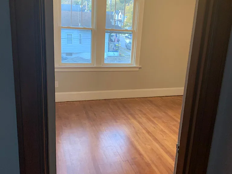 3025 W 28th St — Photo 13