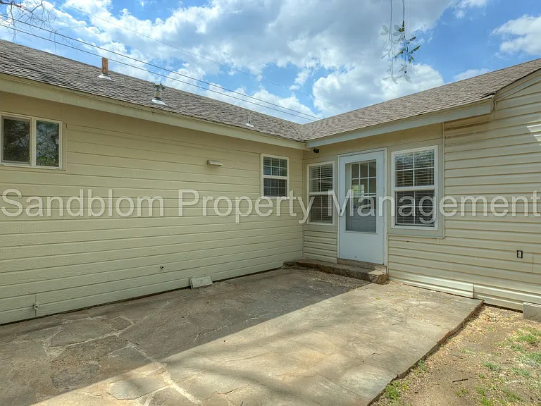 3803 E 36th St S — Photo 21