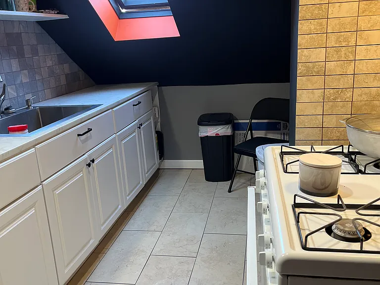 21 Humes St #3 — Photo 6
