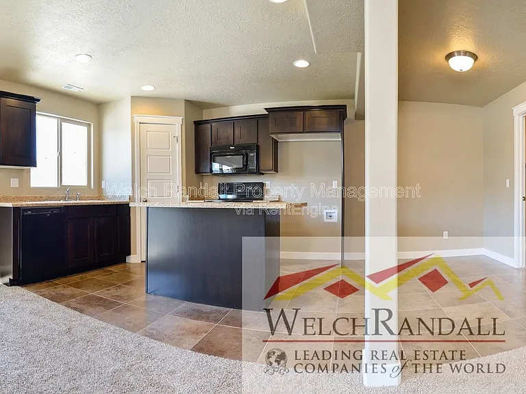 2433 Wellington Ave — Photo 3