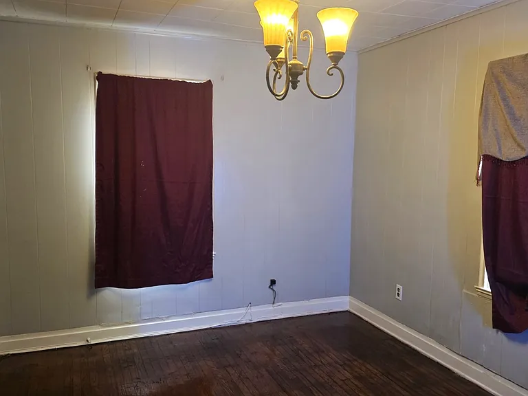 110 E Morris Ave — Photo 12