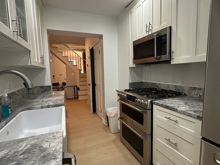 222 Parker St NE — Photo 8