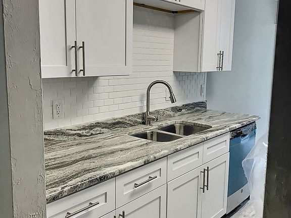 4th image of 3300 Woody Way