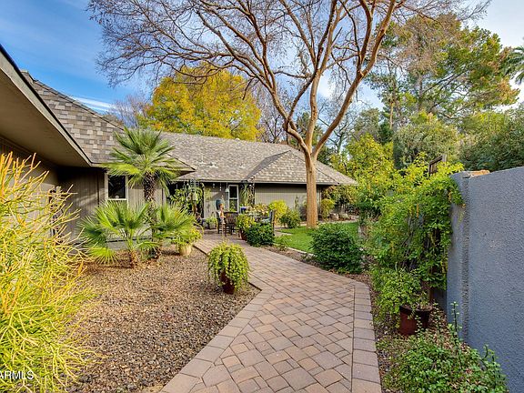 3rd image of 2038 E PASADENA Avenue