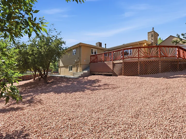 122 Helena Cir — Photo 29