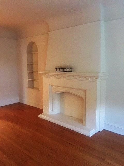 1st image of 4815 Elm St APT 1E