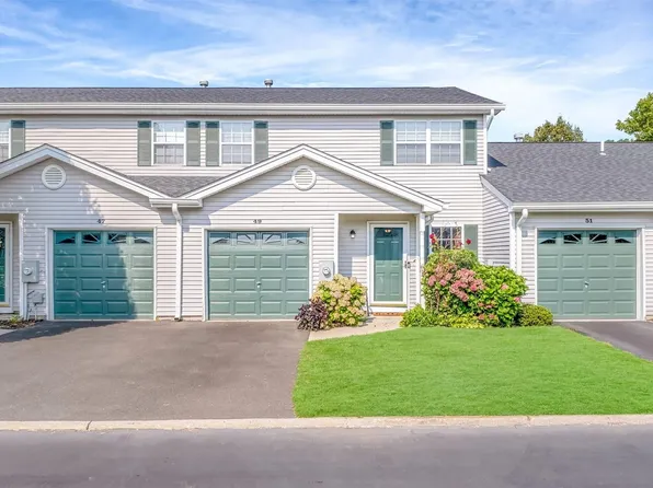 49 Biltmore Circle #49, Huntington Station, NY 11746