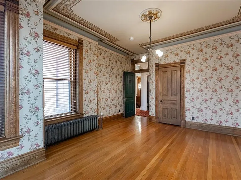 425 Gladstone Blvd — Photo 24