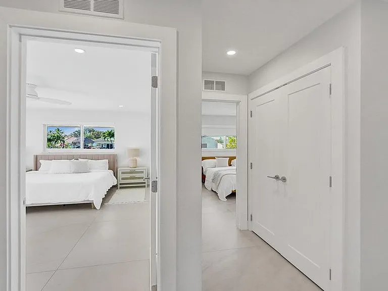 5581 NE 31st Ave — Photo 33