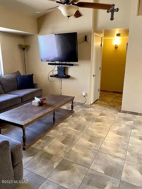 4 bed, 2.0 bath, 1529 sqft, $1,750 — Photo 4