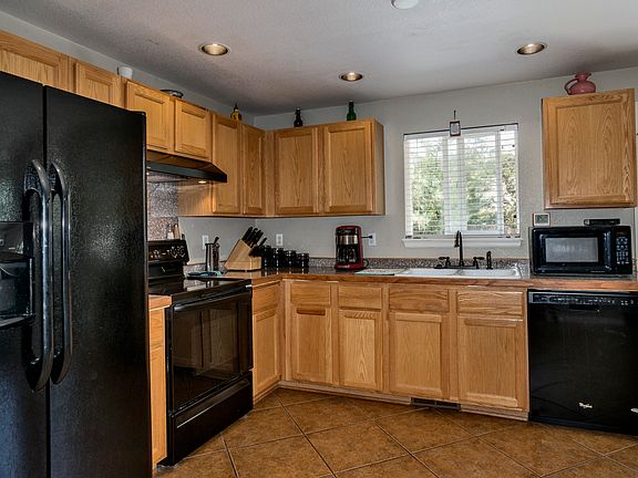 Plenty of cabinet space