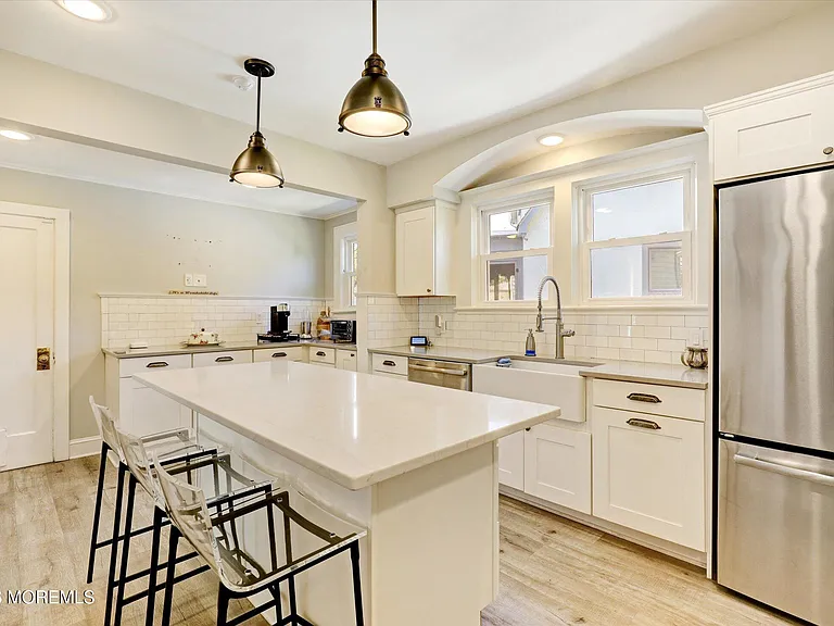 570 N Edgemere Dr #A — Photo 21