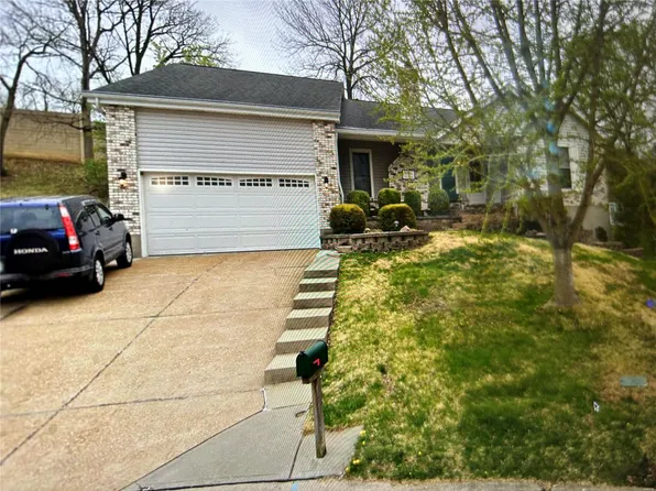 5861 Morning Field Pl, Saint Louis, MO 63128