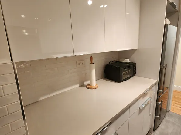 392 Central Park West image 9 of 17