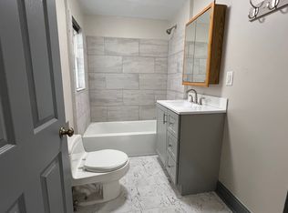 637 W 5th St, Dubuque, IA 52001