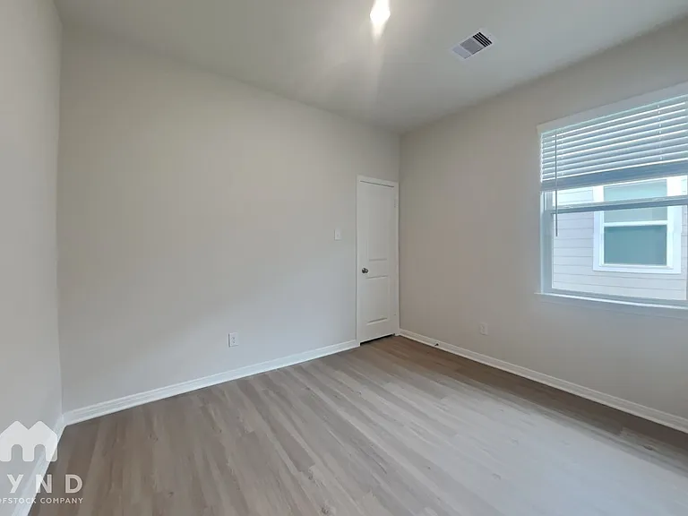 15431 Maple Terrace Dr — Photo 10