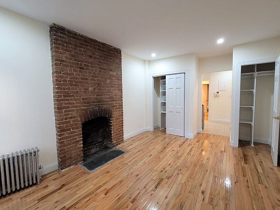 3rd image of 315 E 73rd St #I