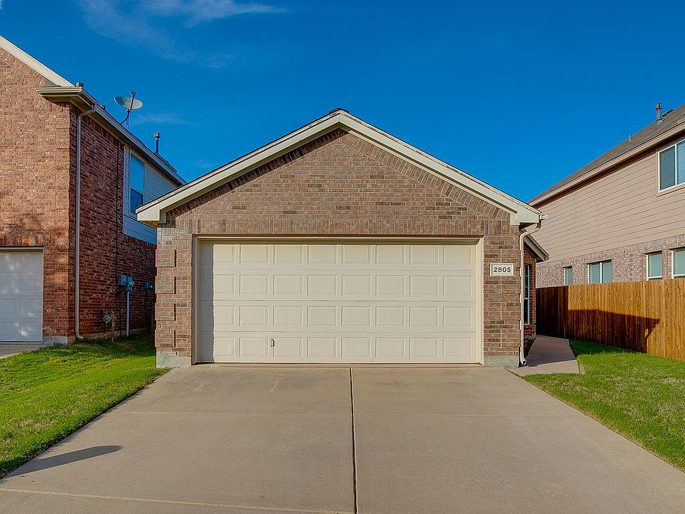1st image of 2805 Lynx Ln