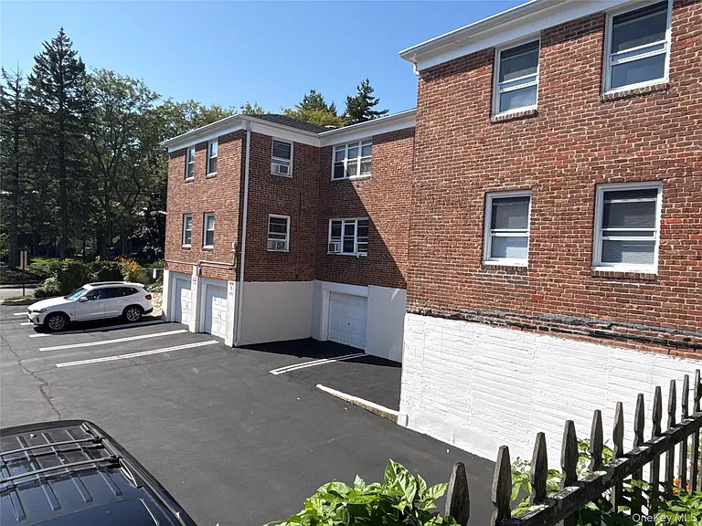 37 Spruce St #2 — Photo 13