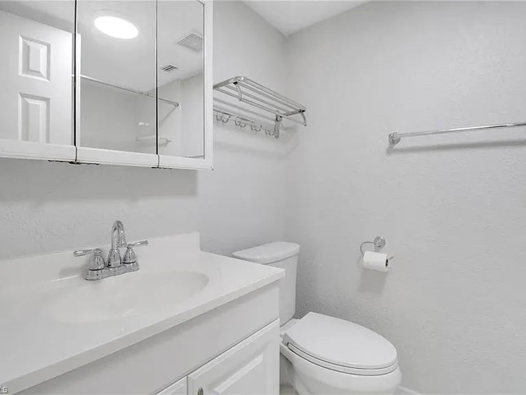 4635 Bayshore Dr #P4 — Photo 14