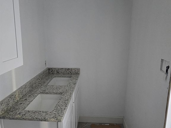5th image of 3009 Vassar Dr