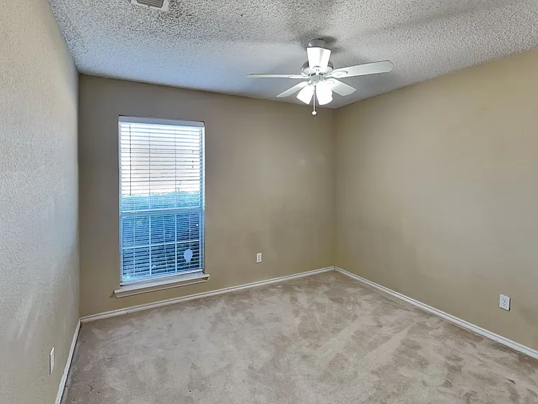 10517 Lone Pine Ln — Photo 14