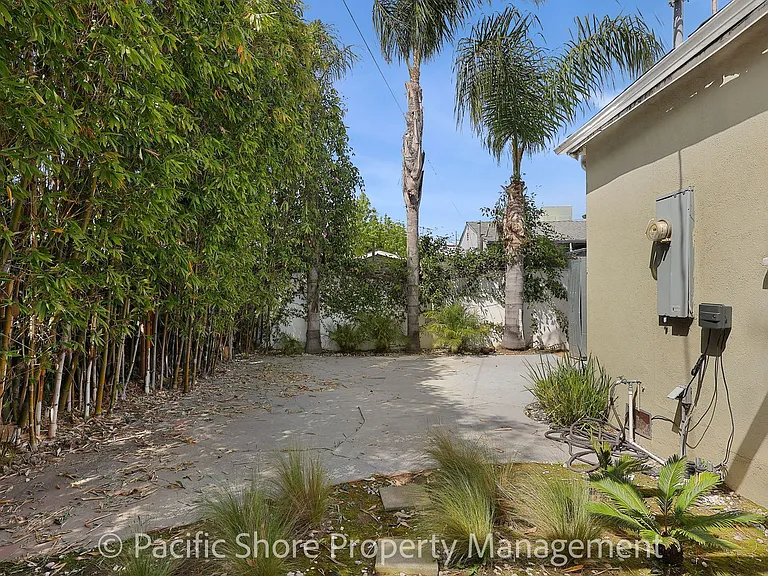 1521 S Curson Ave — Photo 16