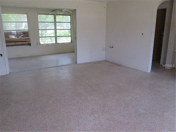 2nd image of 130 Lakeview Ln
