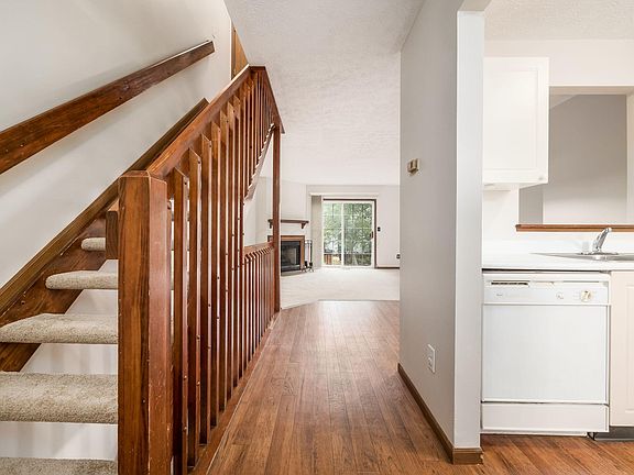 3rd image of 199 Hawkins Ln #91C