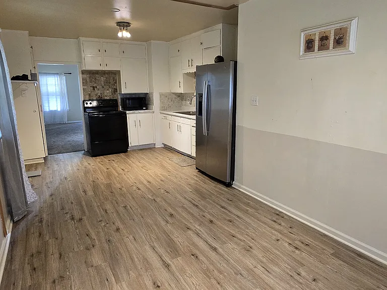 2811 NE Russell Rd — Photo 8