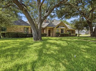 907 Hemphill Dr, Cleburne, TX 76033