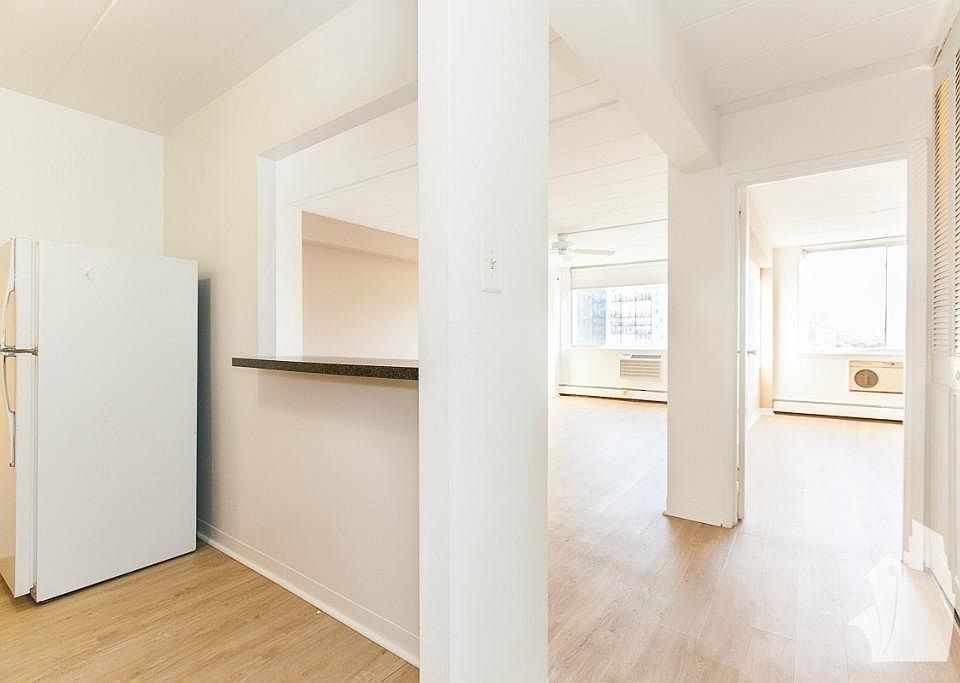 1st image of 501 W Belmont Ave APT 3F